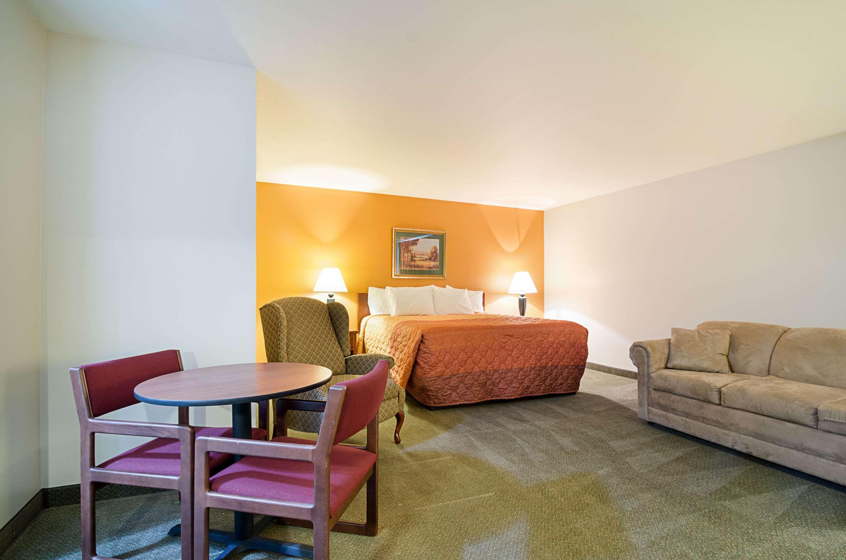 Rodeway Inn Larned Extérieur photo