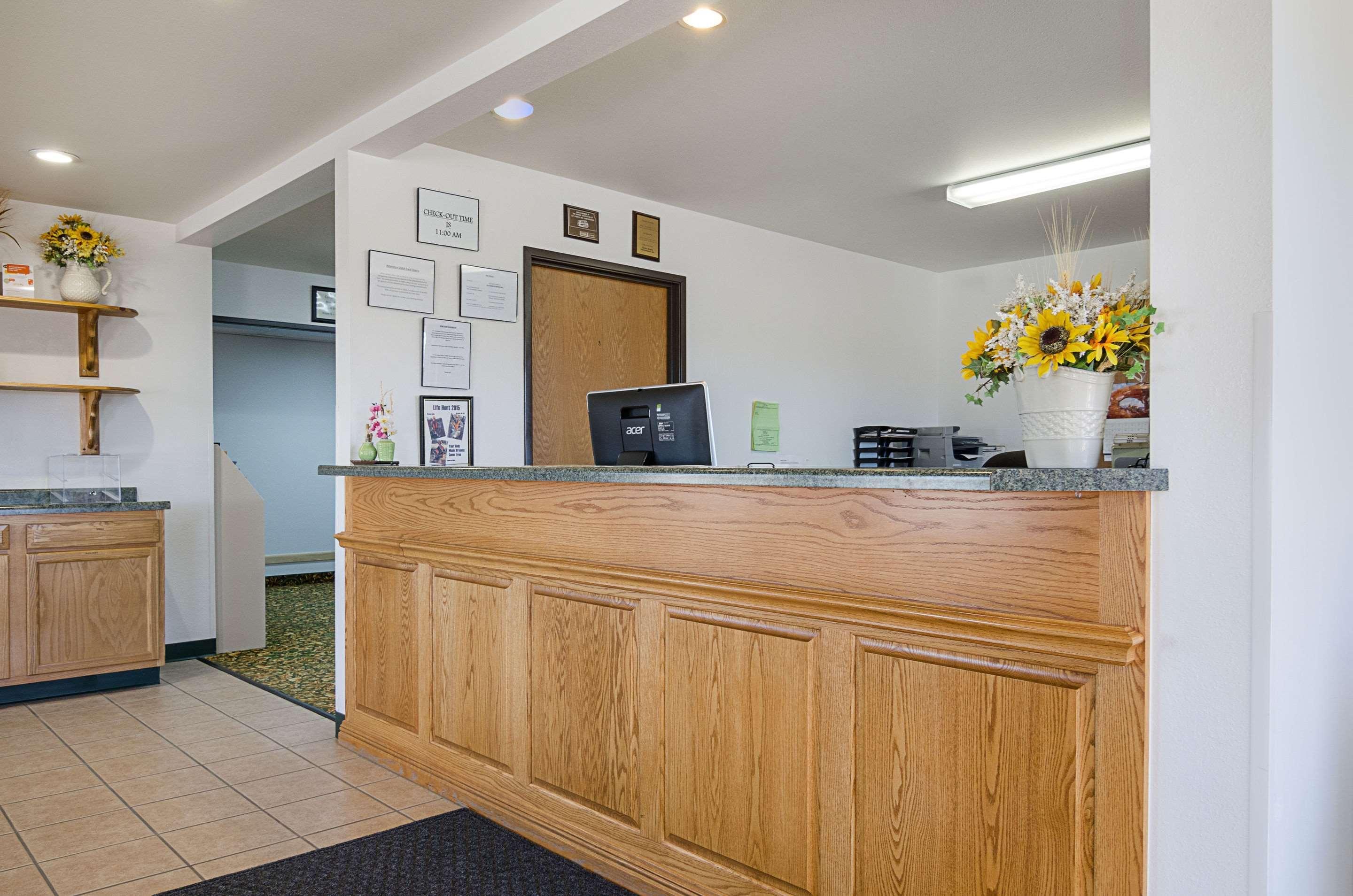 Rodeway Inn Larned Extérieur photo