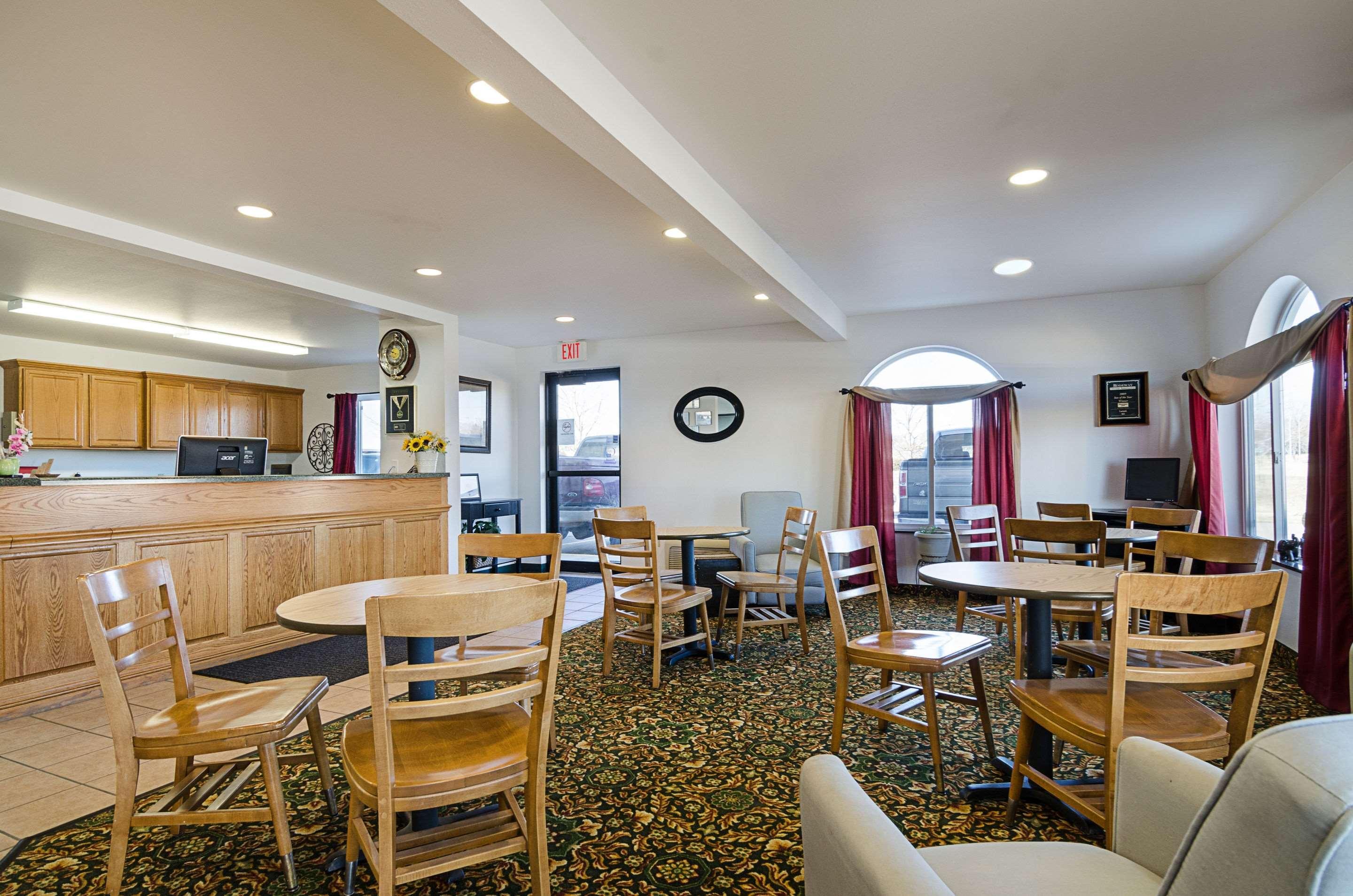 Rodeway Inn Larned Extérieur photo