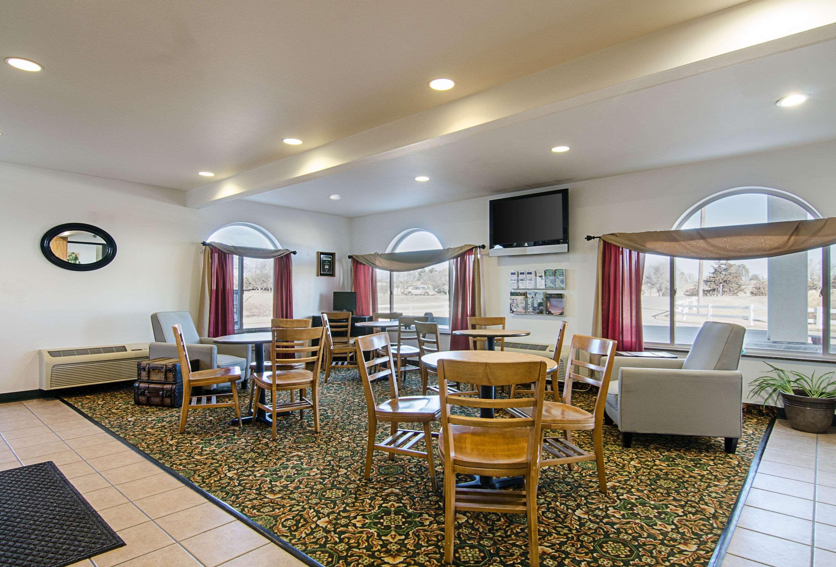 Rodeway Inn Larned Extérieur photo
