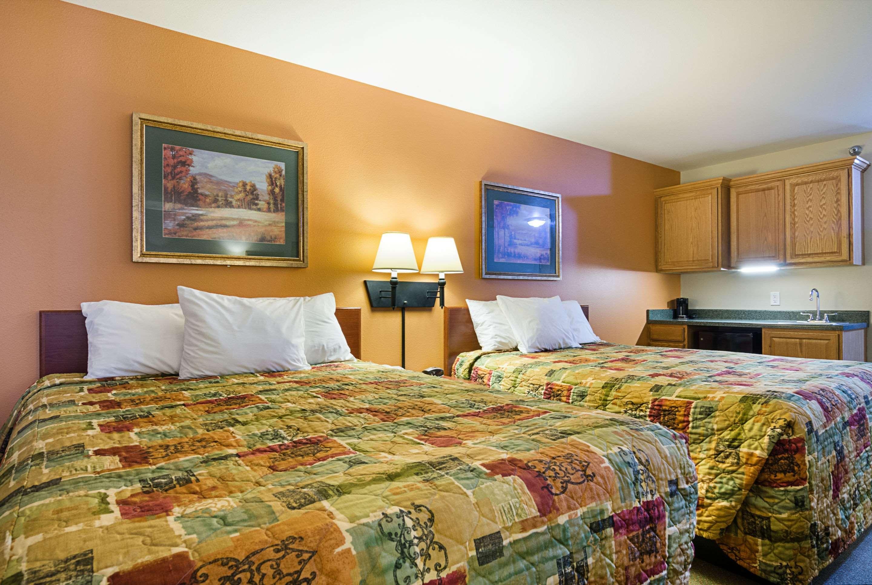 Rodeway Inn Larned Extérieur photo