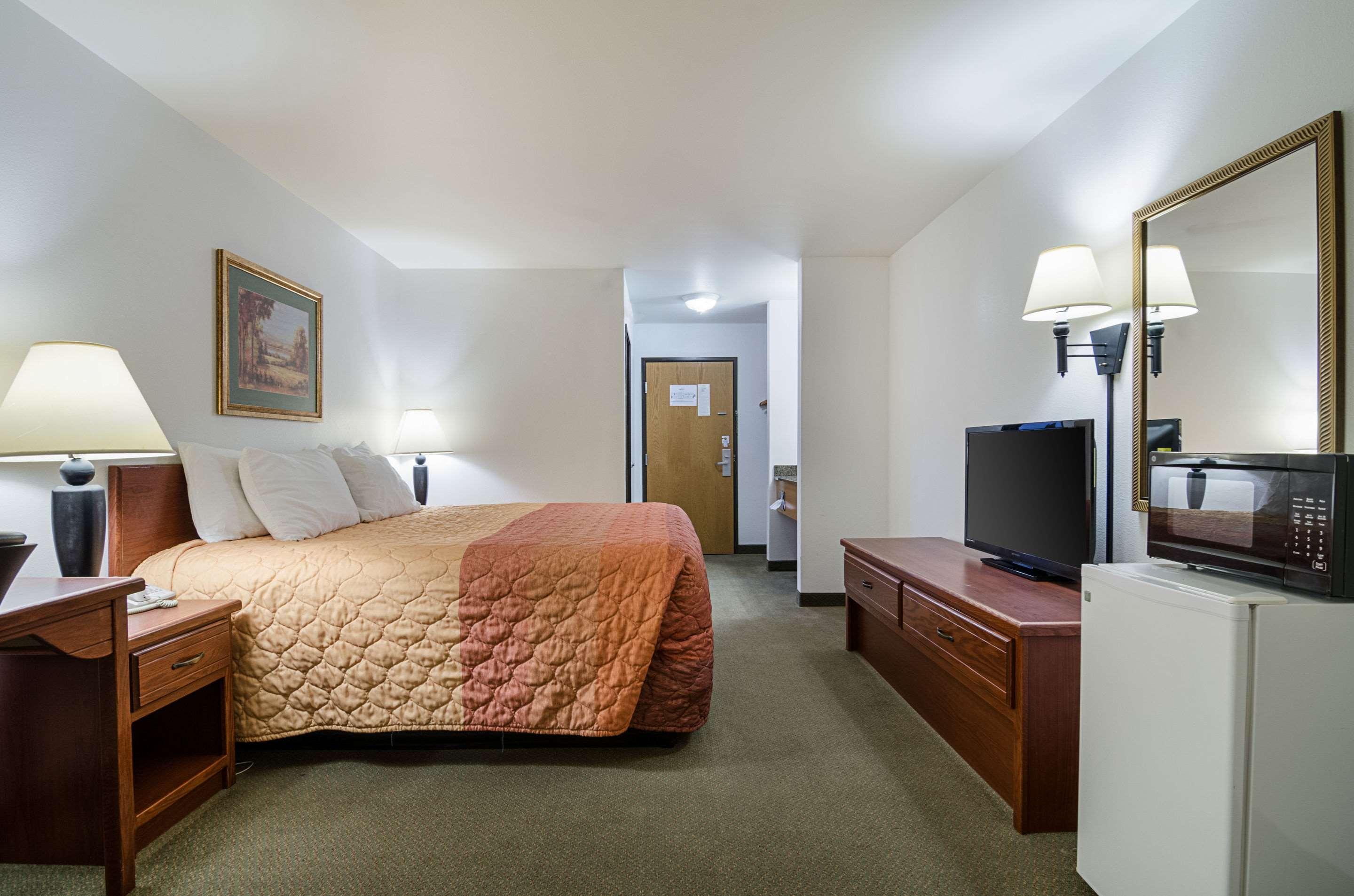 Rodeway Inn Larned Extérieur photo